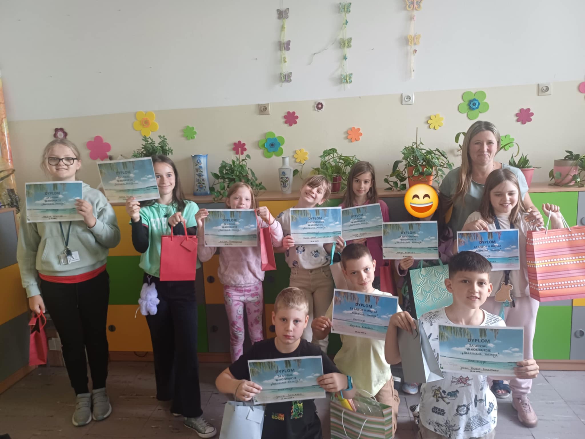 Podsumowanie konkursu plastycznego „Bezpieczne wakacje” Podsumowanie konkursu plastycznego „Bezpieczne wakacje”