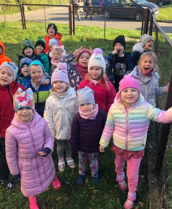 Sadzenie krokusów i tulipanów w przedszkolu