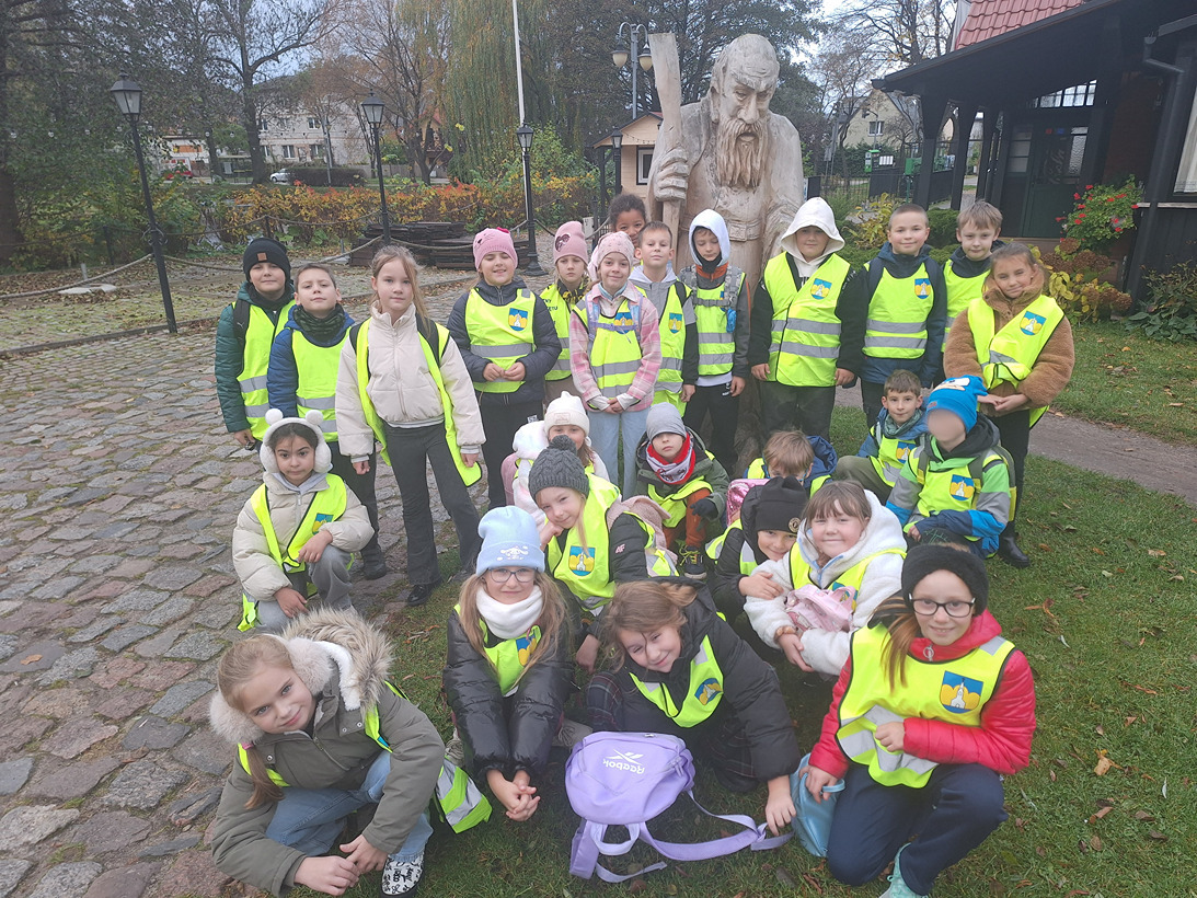 Uczniowie kaszubskiego w Mòdrim Młinie Uczniowie kaszubskiego w Mòdrim Młinie