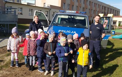 Spotkanie przedszkolaków z Funkcjonariuszami Policji z Komisariatu w Redzie.