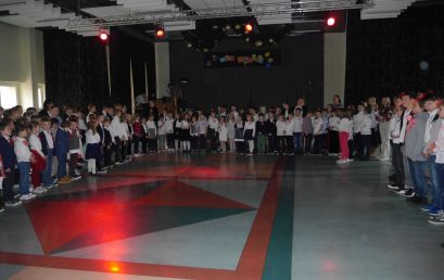Uroczyste obchody Narodowego Dnia Niepodległości w szkole.