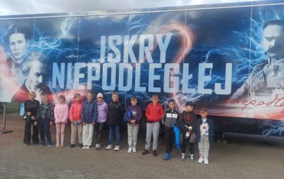 Klasa 3f na widowisku „Iskry Niepodległej”