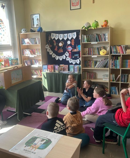 Warsztaty z wykorzystaniem teatrzyku Kamishibai w bibliotece szkolnej