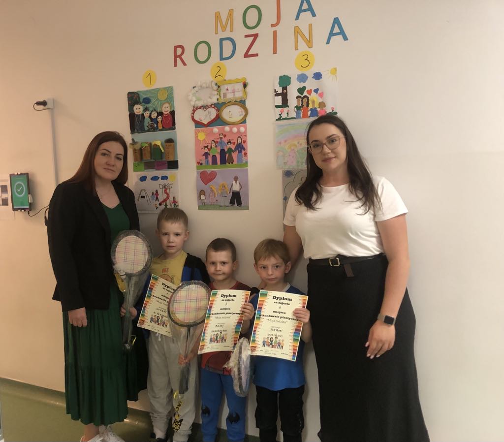 Rozdanie nagród w przedszkolnym konkursie plastycznym pt. „Moja Rodzina” Rozdanie nagród w przedszkolnym konkursie plastycznym pt. „Moja Rodzina”