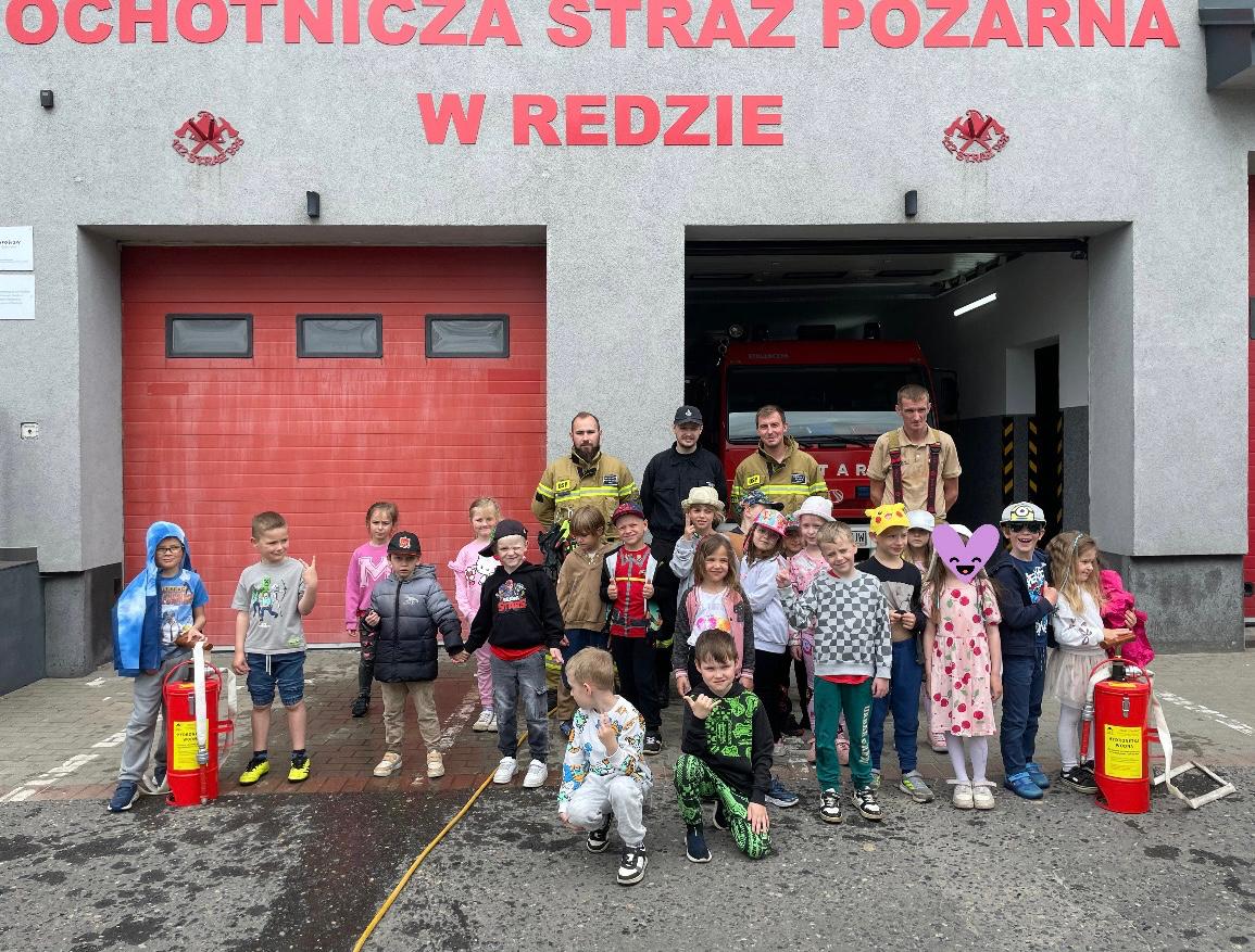 Wizyta przedszkolaków w Straży Pożarnej Wizyta przedszkolaków w Straży Pożarnej
