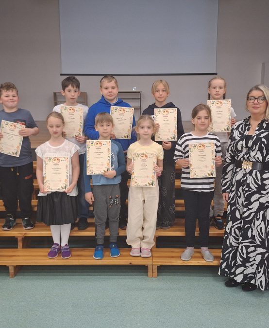 Wręczenie nagród w VI Miejskim, Rodzinnym Konkursie Ekologicznym pt. „Wiosenny Eko-Kapelusz”