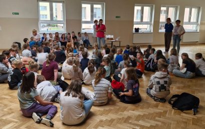 „Tydzień dla Bezpieczeństwa” – spotkanie ze strażakiem i pielęgniarką szkolną