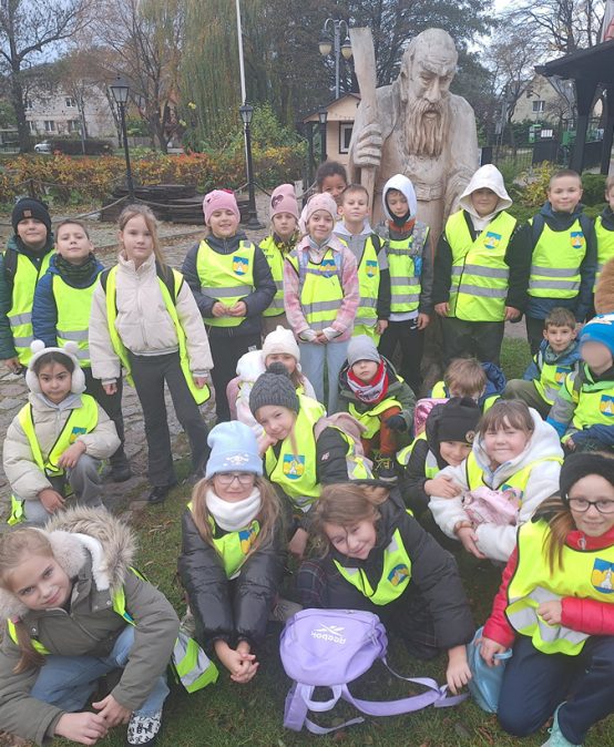 Uczniowie kaszubskiego w Mòdrim Młinie