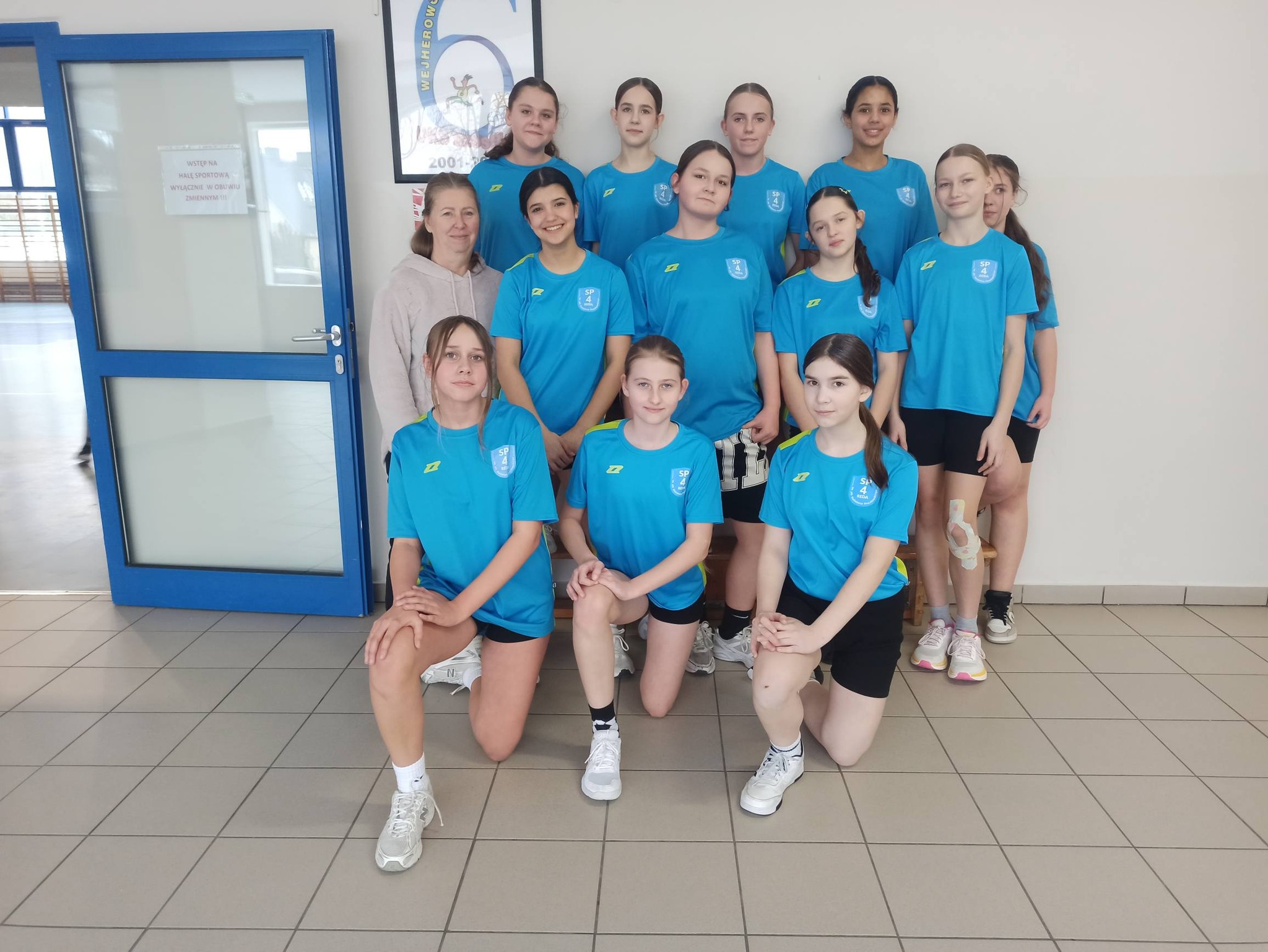 Dziewczęta z SP 4 czwarte w powiecie w piłce ręcznej w kategorii Igrzysk Dzieci Dziewczęta z SP 4 czwarte w powiecie w piłce ręcznej w kategorii Igrzysk Dzieci