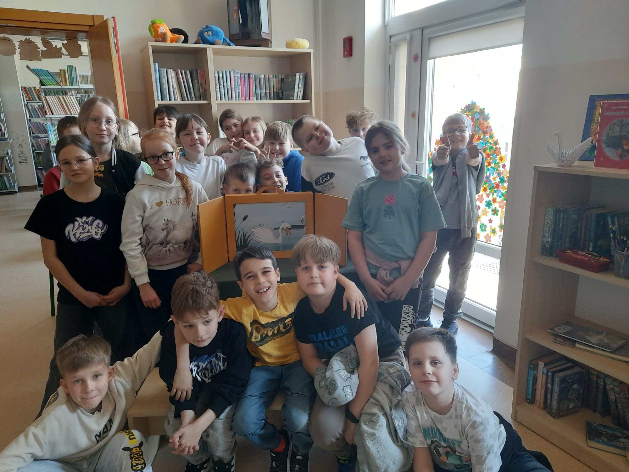 Zajęcia biblioteczne z wykorzystaniem teatrzyku kamischibai.